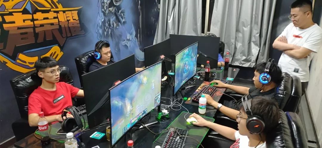 正是一段充 正是一段充